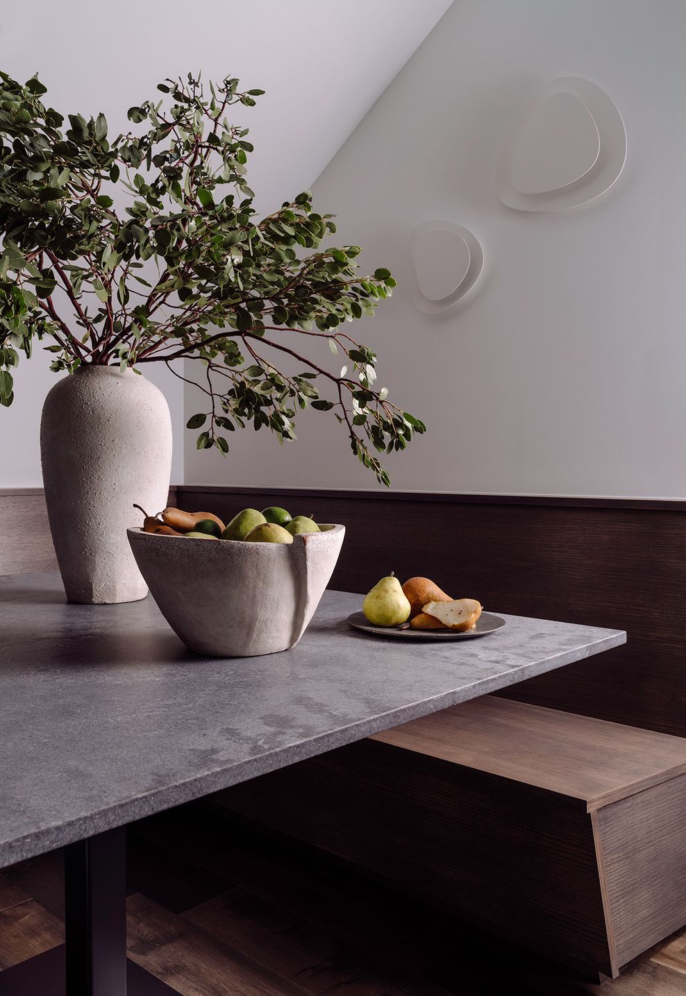 minnesota-contemporary-architecture-breakfast-nook.jpg