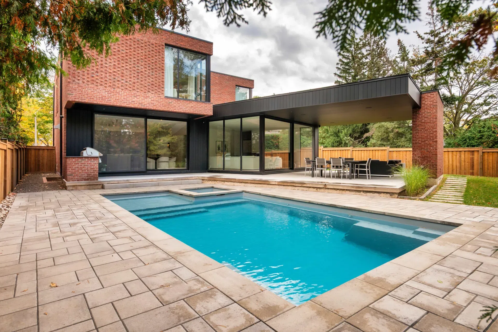 smpl-Design-Studio-1841-Pattinson-Crescent-Mississauga-Smaller-Files-1.webp