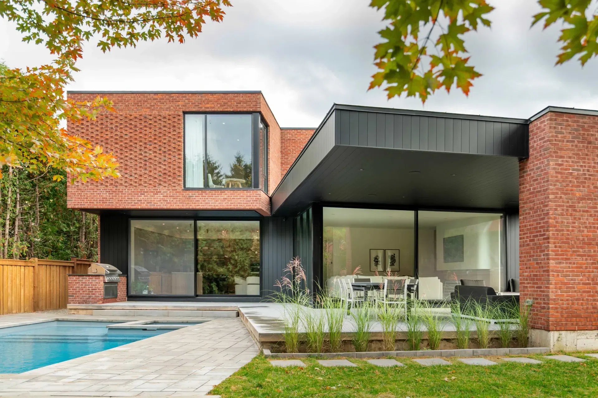smpl-Design-Studio-1841-Pattinson-Crescent-Mississauga-Smaller-Files-2.webp