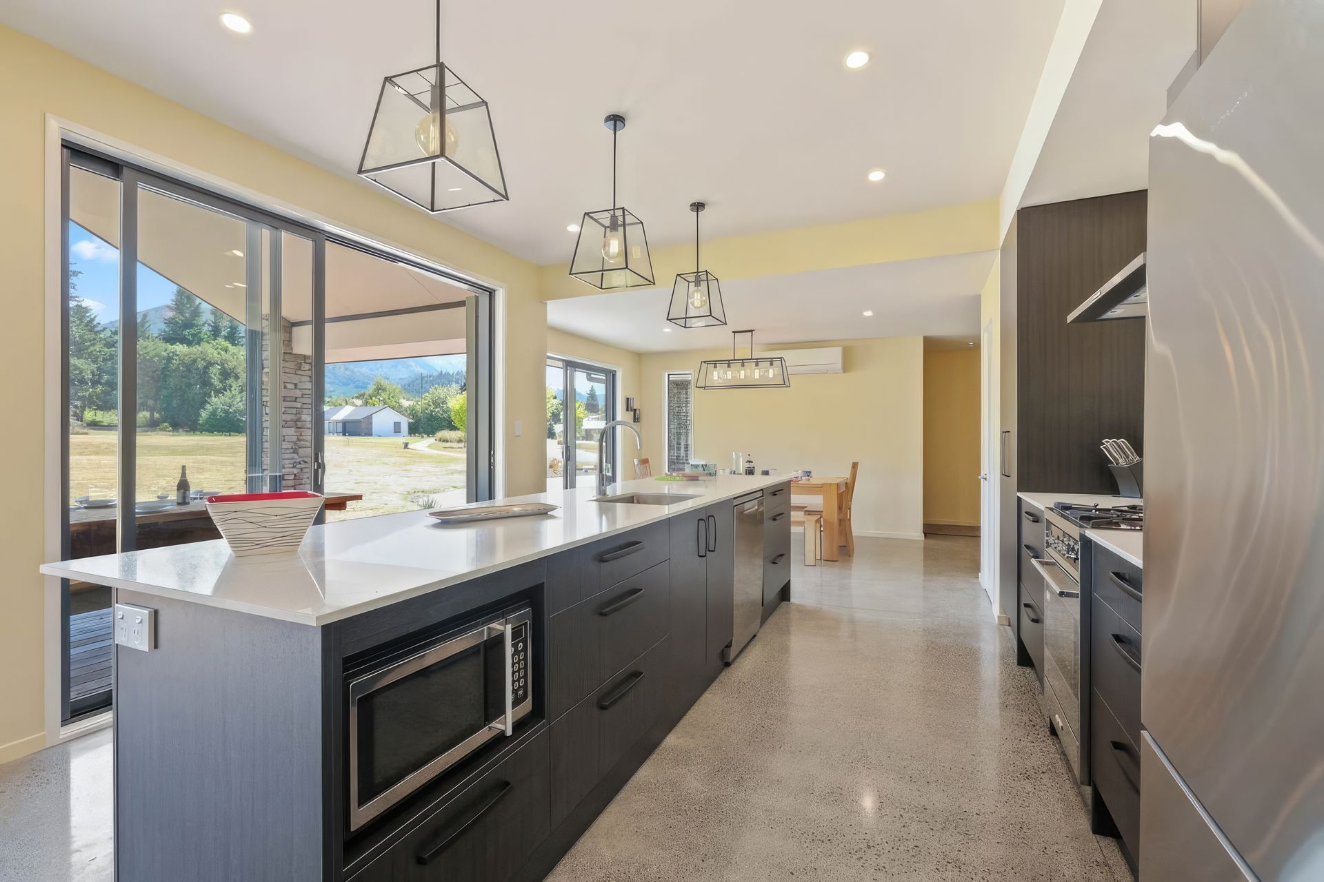 up040-open2view-id471356-13-tennyson-close-hanmerorig-fix-standard-scale-400x.jpg