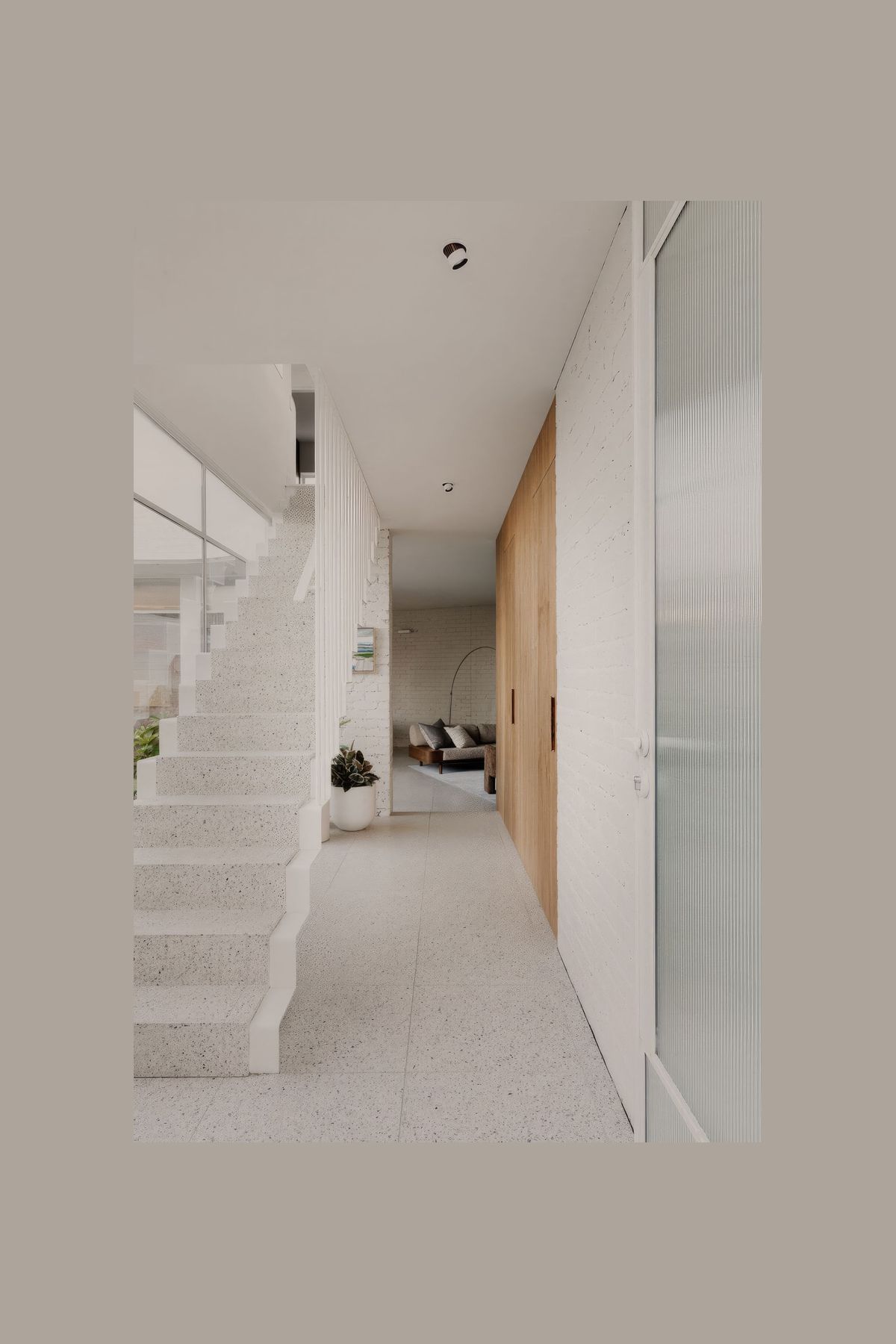 upJames-Street-022Largeb1a15470-9f33-4080-b649-f0e369c31f17-fix-standard-scale-200x.jpg