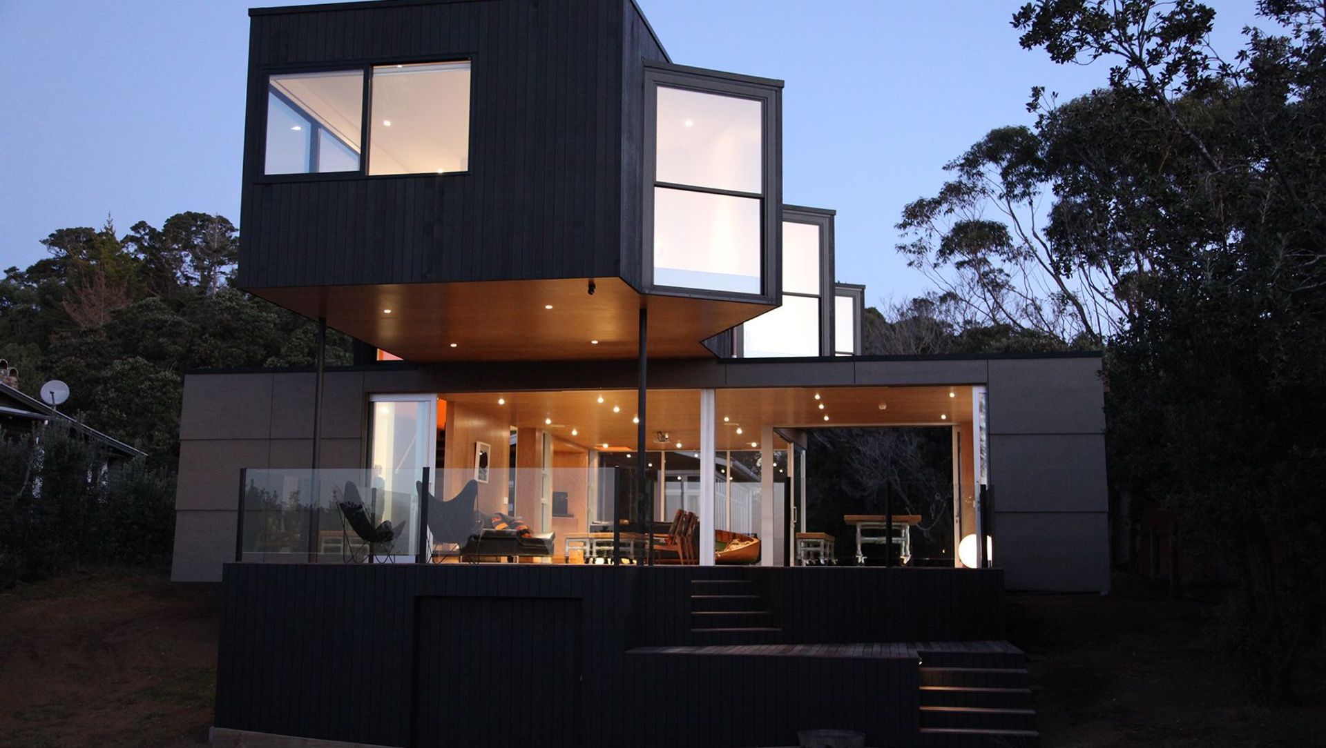 Onetangi Beach House, Waiheke banner