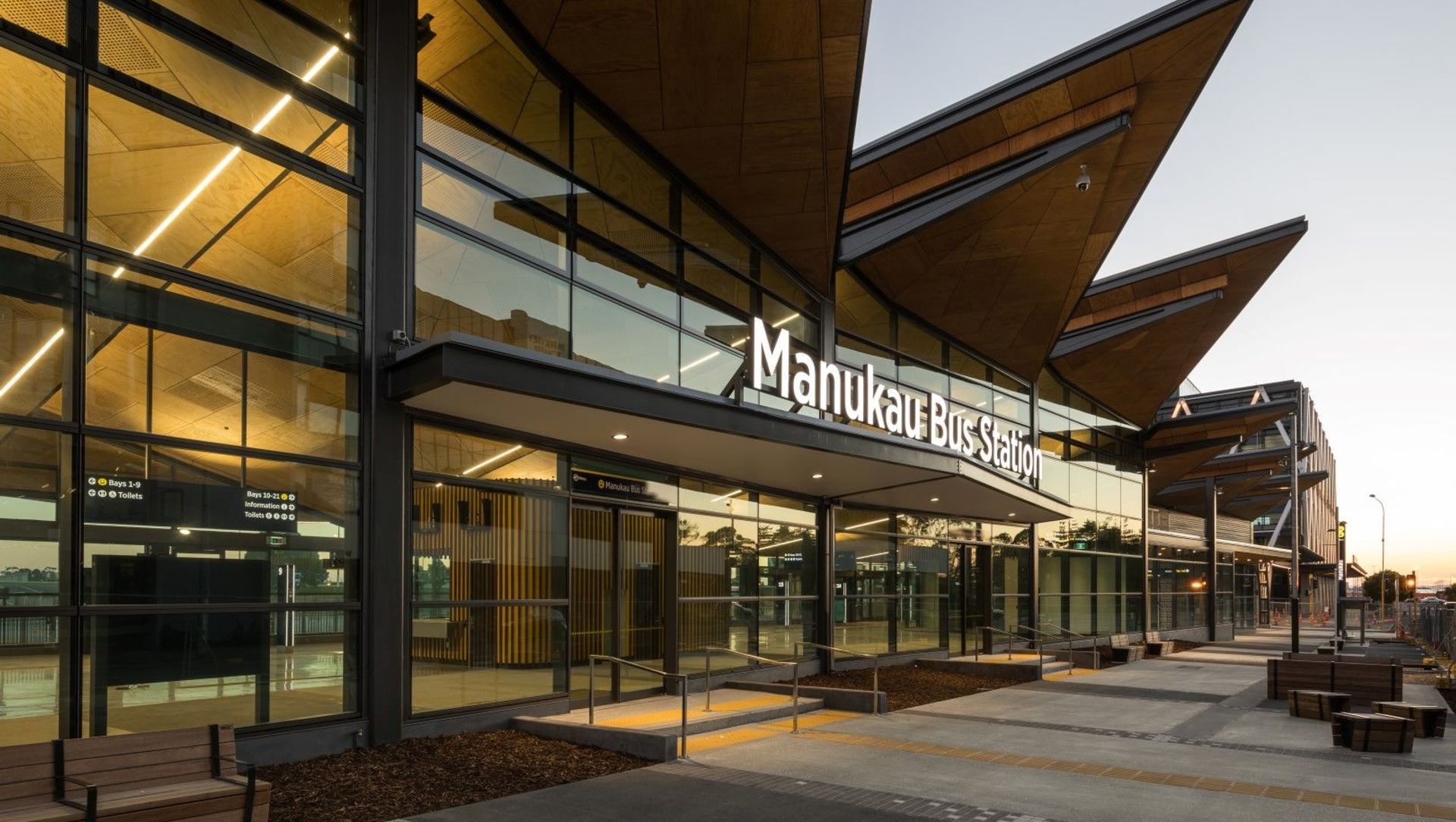 Manukau Bus Exchange banner