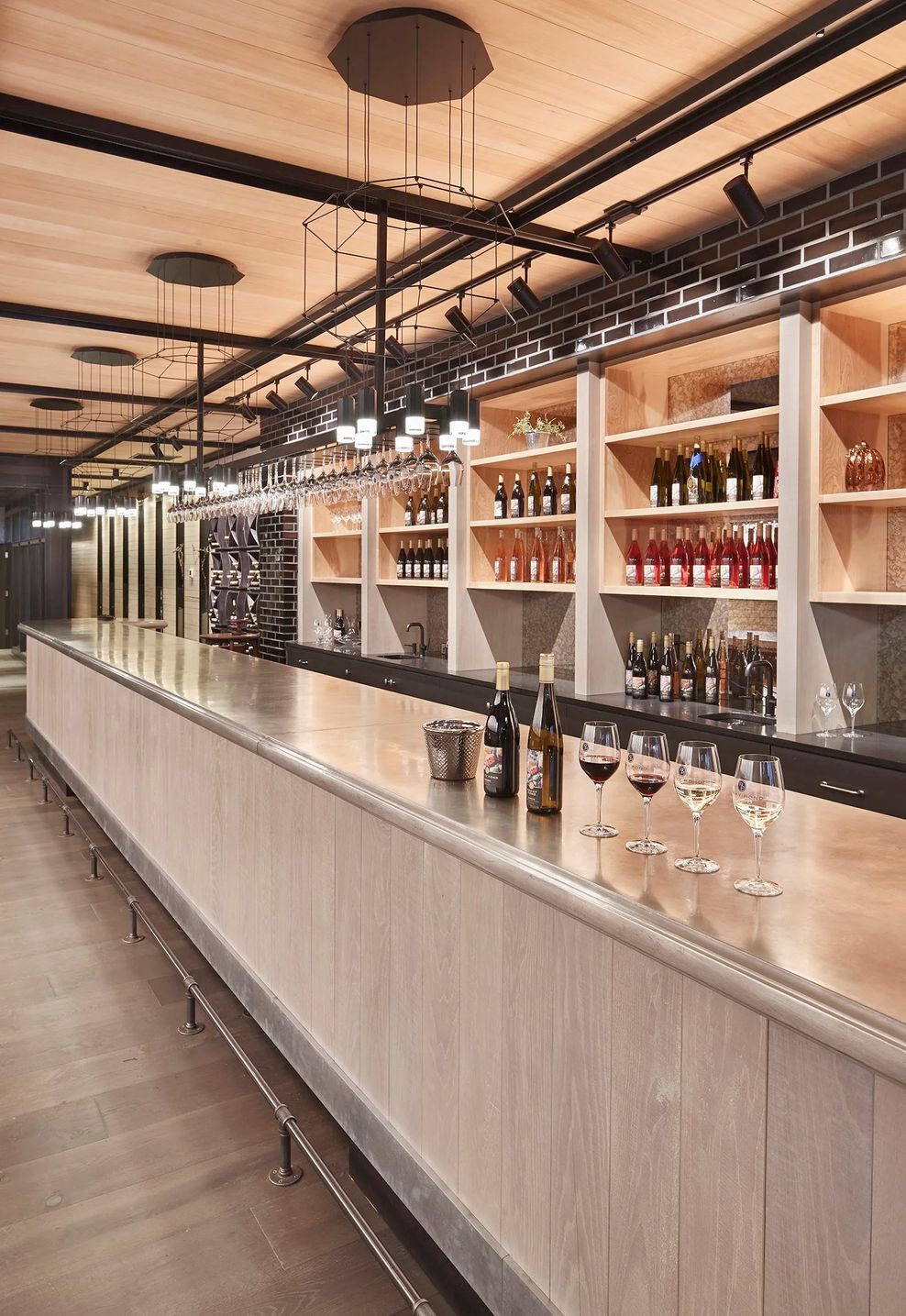 SkBArchitects-RockyPond-ChelanTastingRoom-06-ap-compressed-v2.jpg