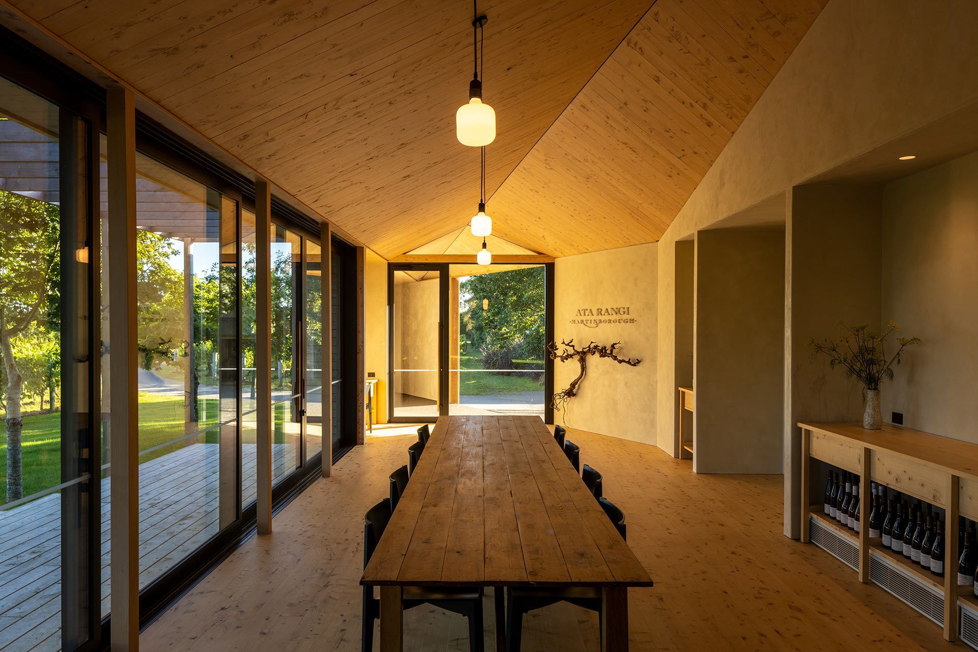 08AtaRangiTastingRoomMakers-of-Architecture.jpg