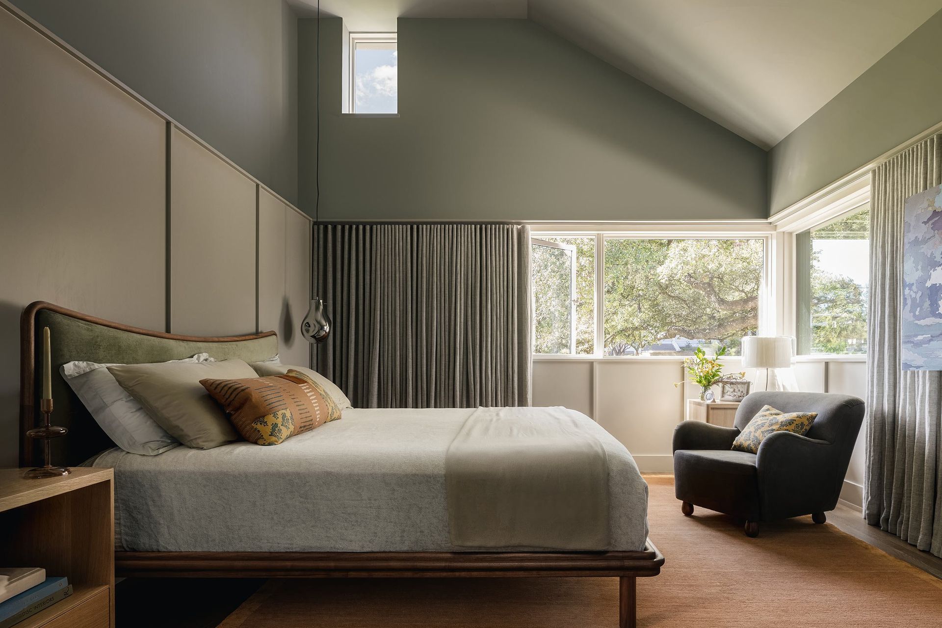 14RollingWoodCuppettKilpatrickArchitectureandInteriorDesignmodern-minimalist-bedroom-design-wooden-features.jpg