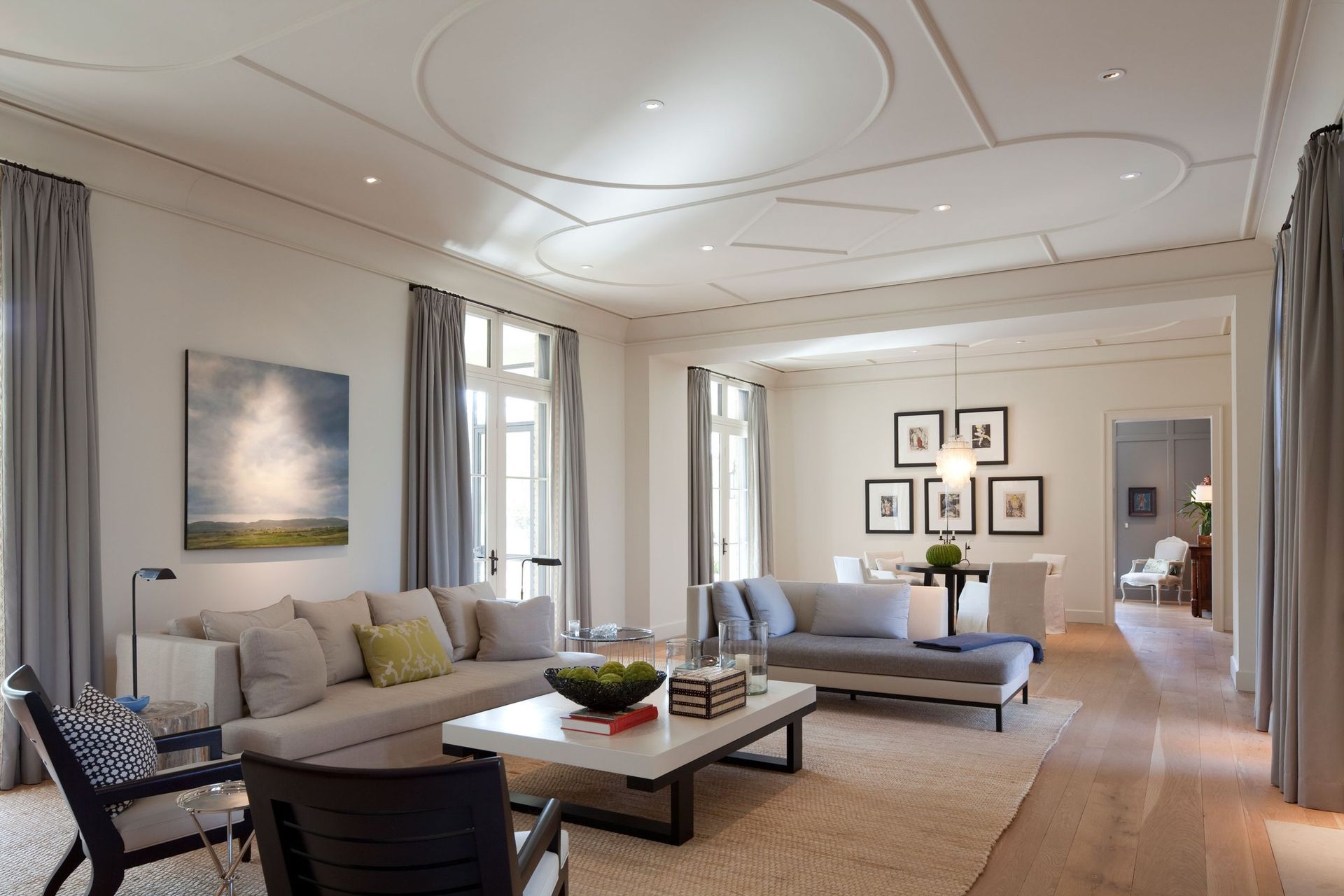 7UrbanHomesteadCuppettKilpatrickArchitectureandInteriorDesignaustin-tx-living-room-interior-design-geometric-ceiling-1.jpg