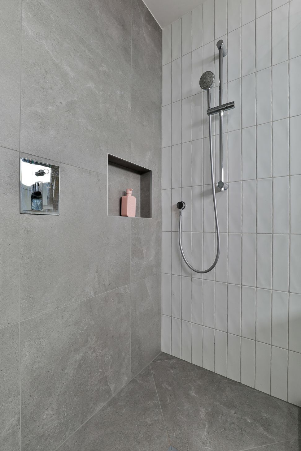 Lusso Pearl 600x600mm and Touch Bianco 75x300mm