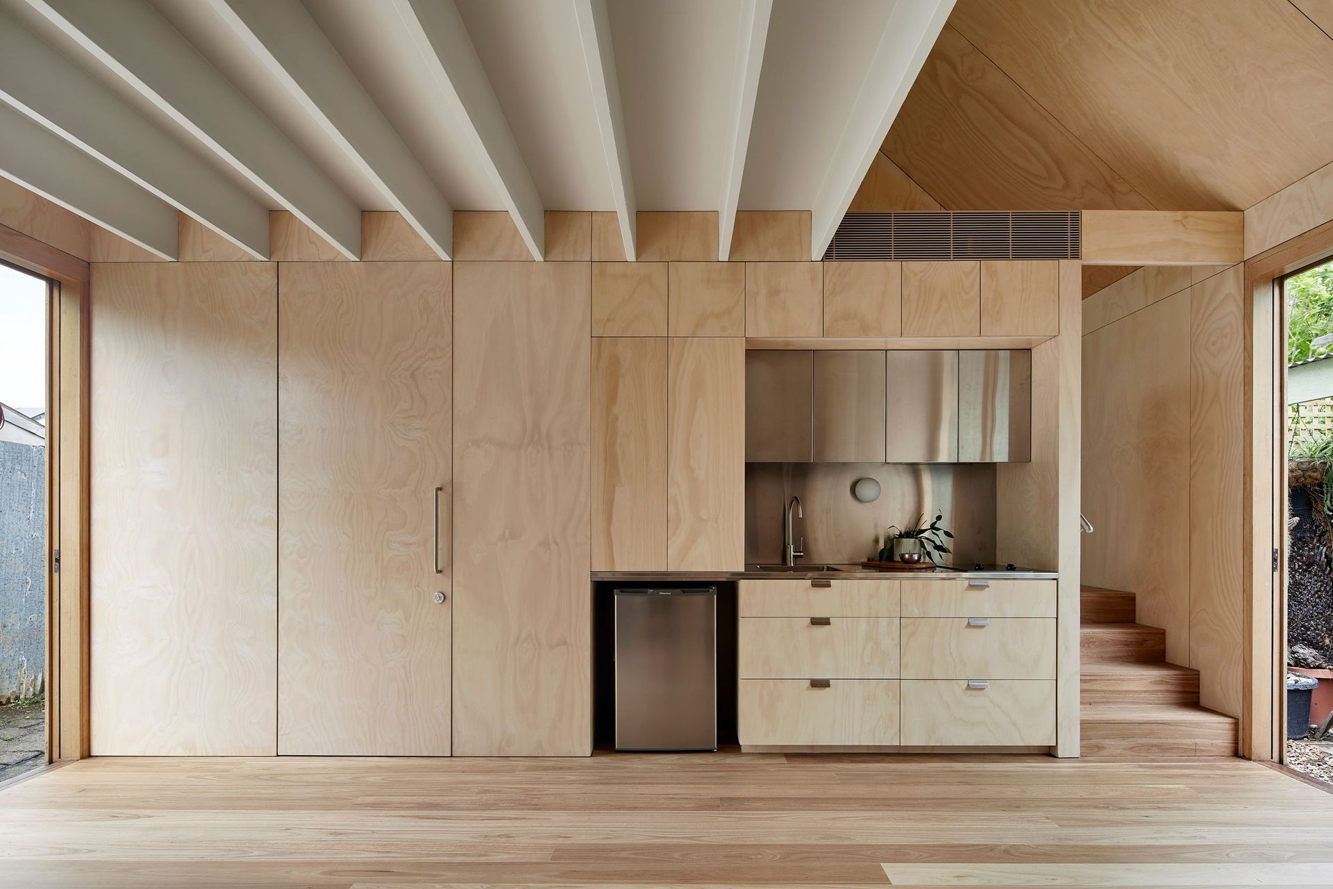 0080-07-kitchen.jpg