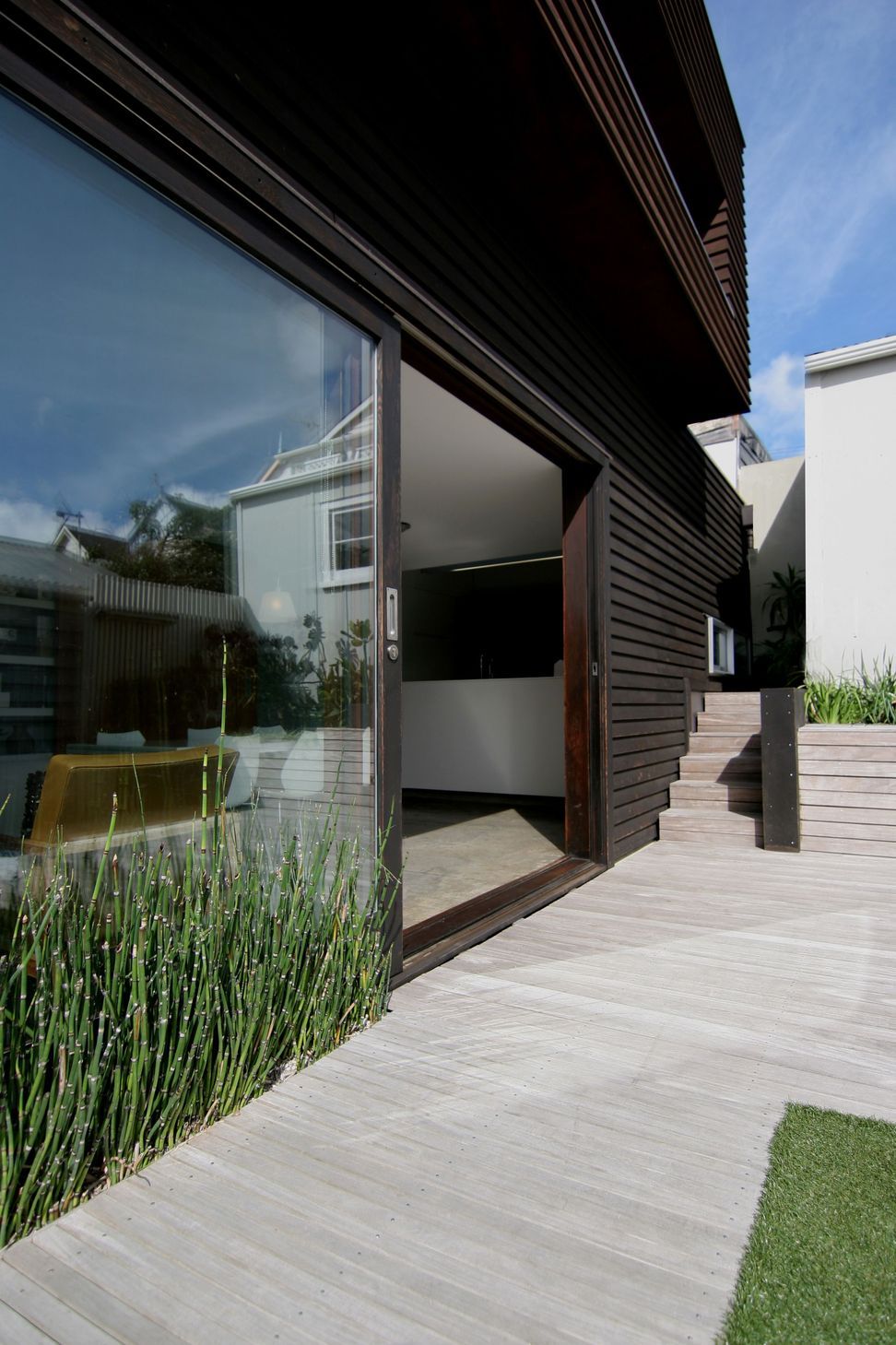 house w on a