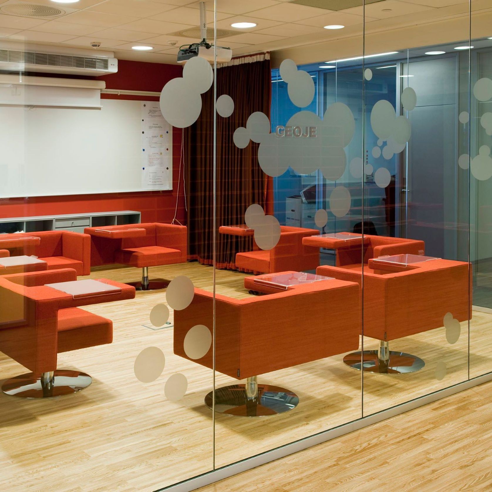Offecct Solitaire by Alfredo Häberli gallery detail image