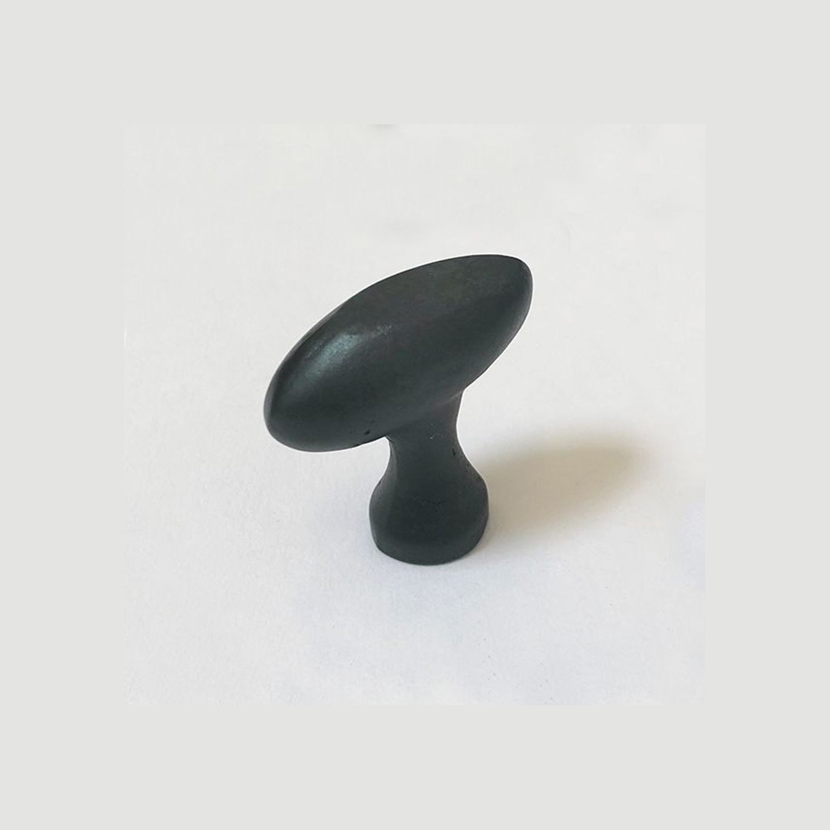 Joseph Giles - Organo Solid Bronze Oval Cabinet Pull gallery detail image