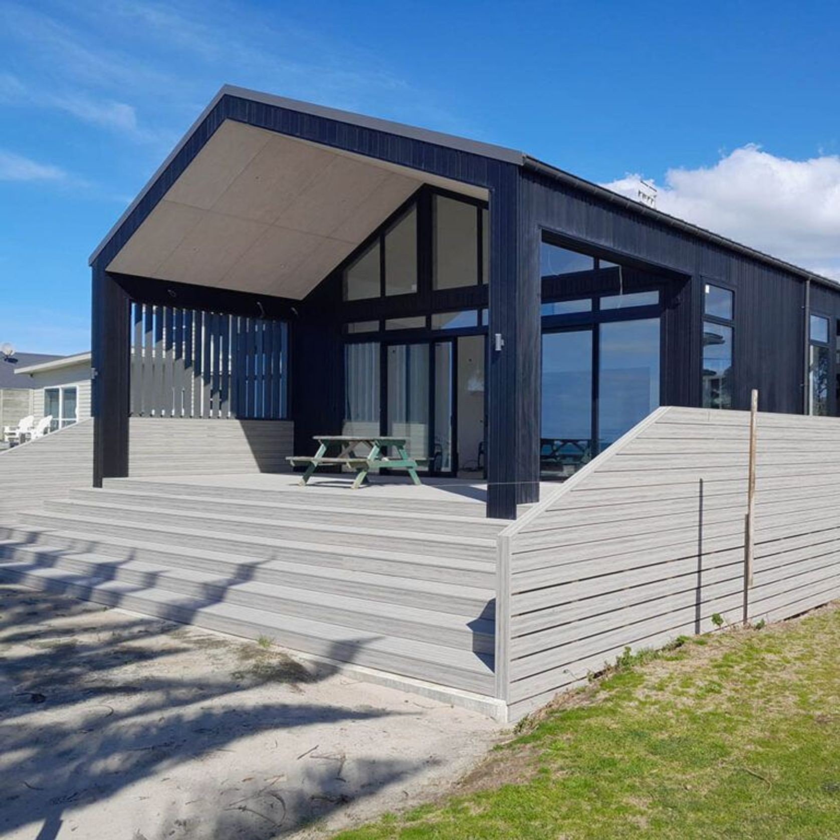 Deckorators® Excursion Composite Decking gallery detail image