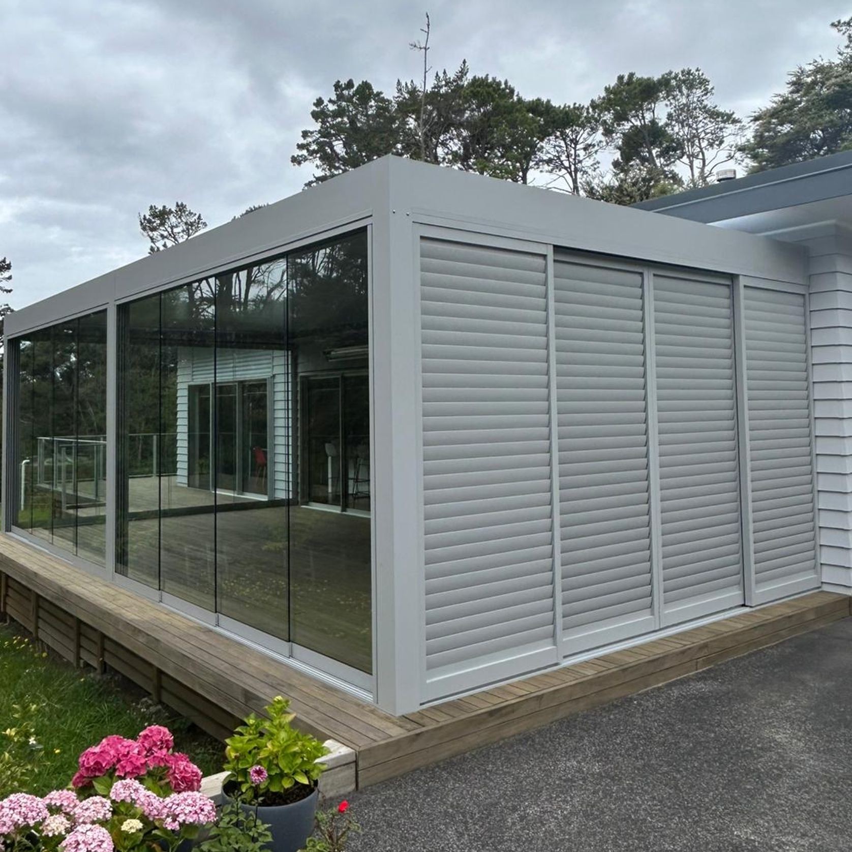 Louvrelite® 88 Sliding Shade System gallery detail image
