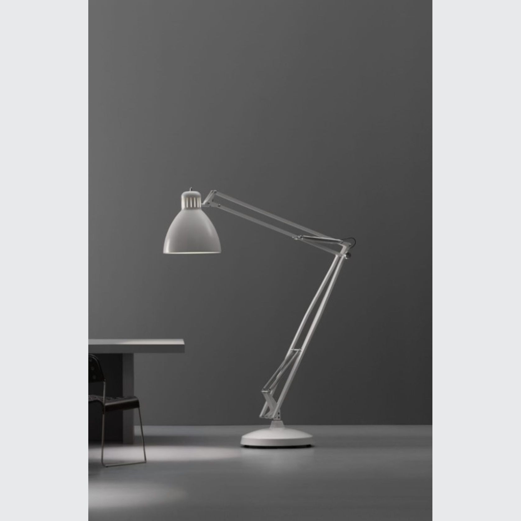 THE GREAT JJ Floor Lamp by Leucos gallery detail image