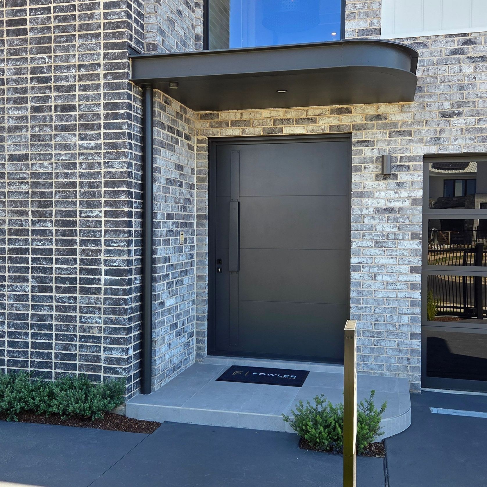 HV03 Aluminium Modern Entrance Doors gallery detail image