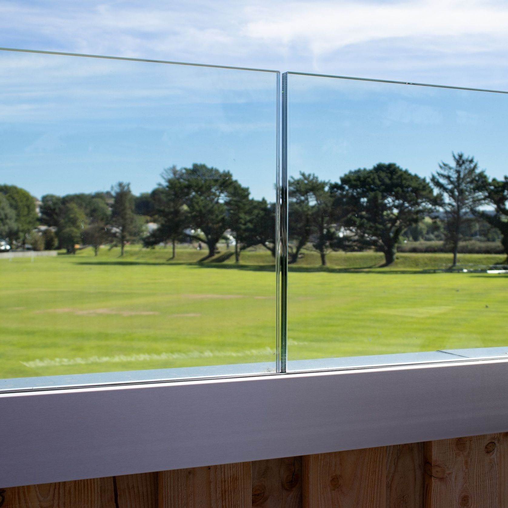 Edgetec® MegaGrip™ Commercial Balustrade gallery detail image
