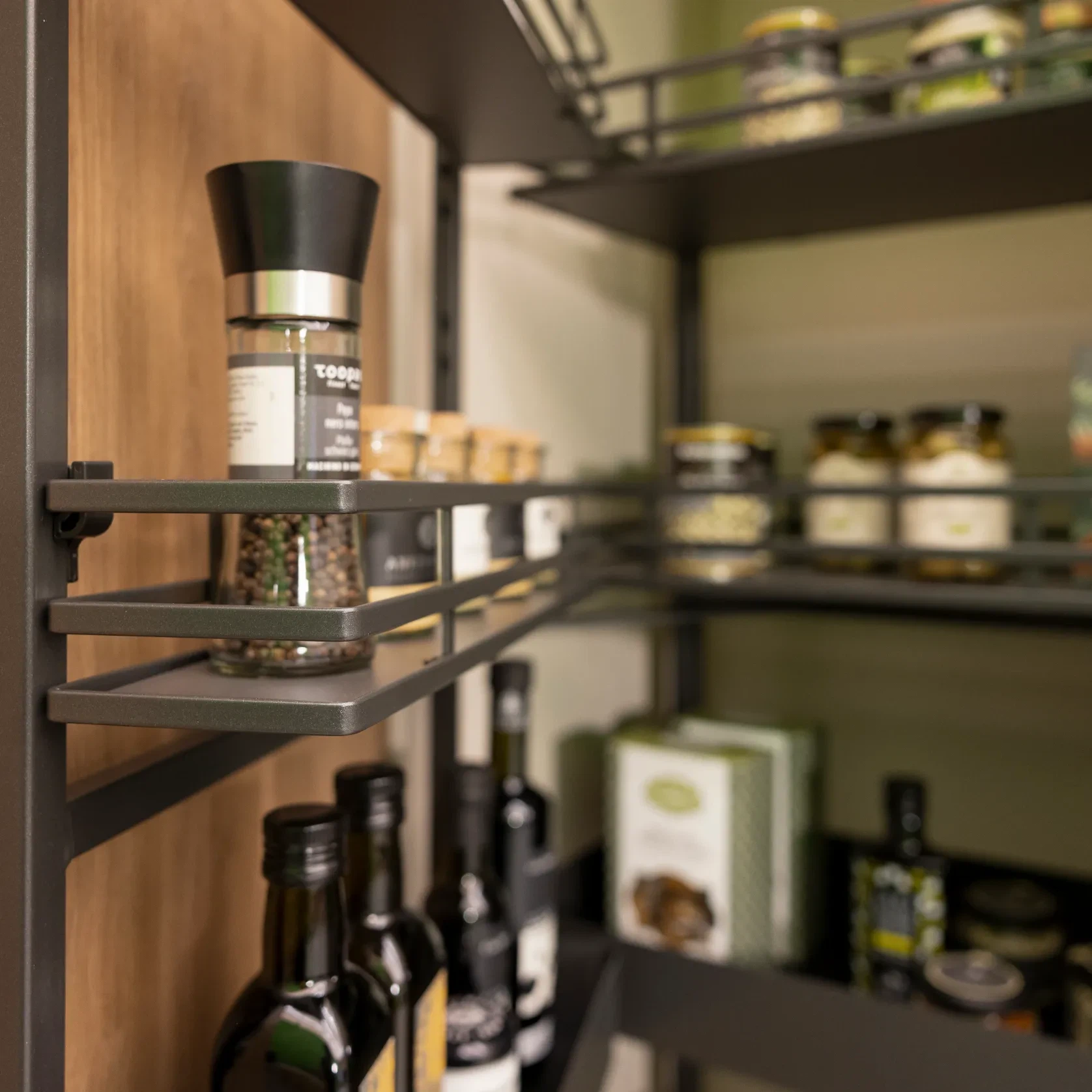 ISEO Double Swing-Out Larder gallery detail image