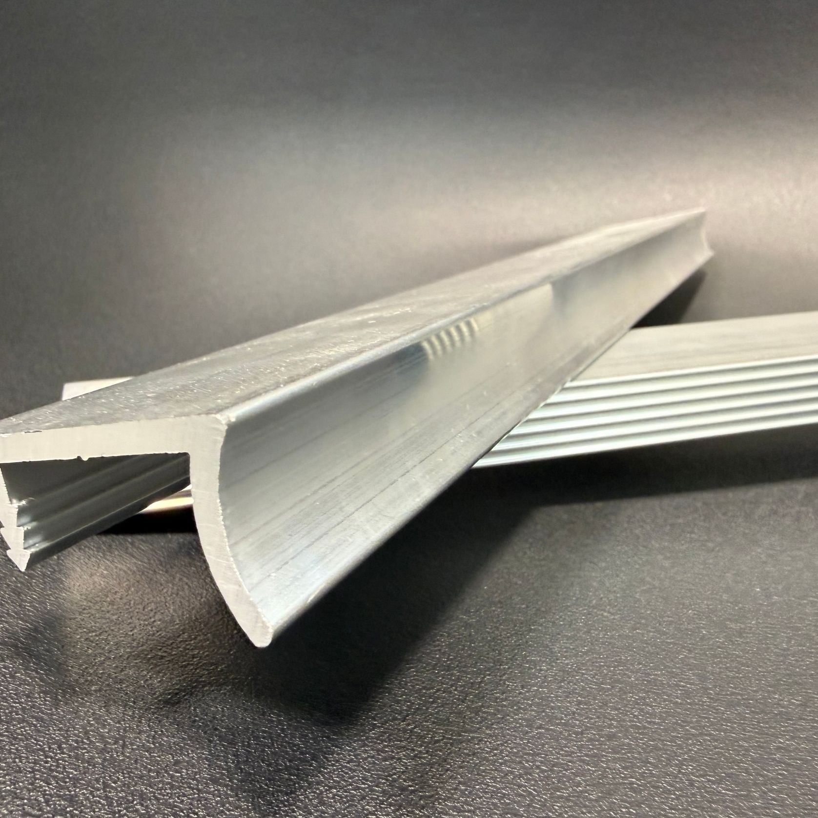 HB390 Series Continuous Drawer Pull gallery detail image