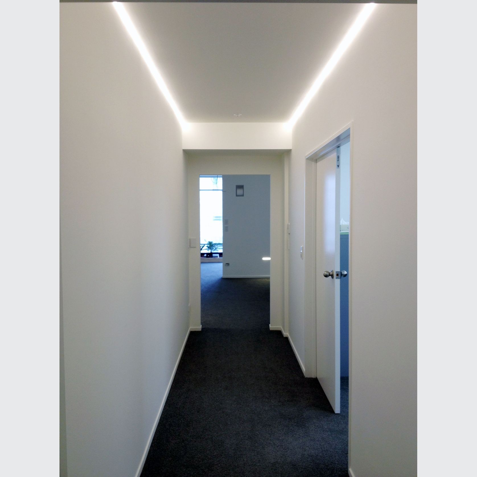 Where's Ben 25 Linear LED Light gallery detail image