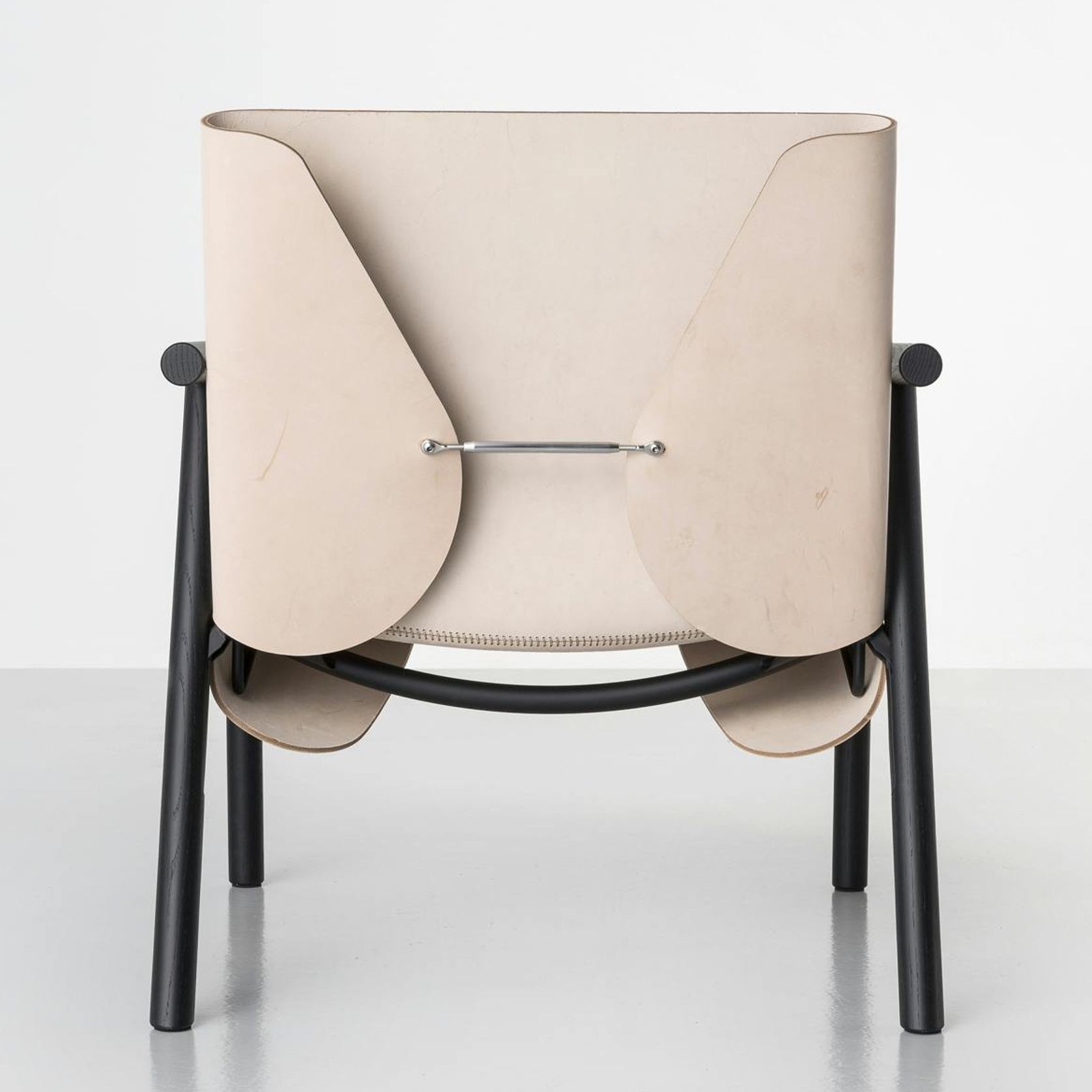 1085 Armchair gallery detail image