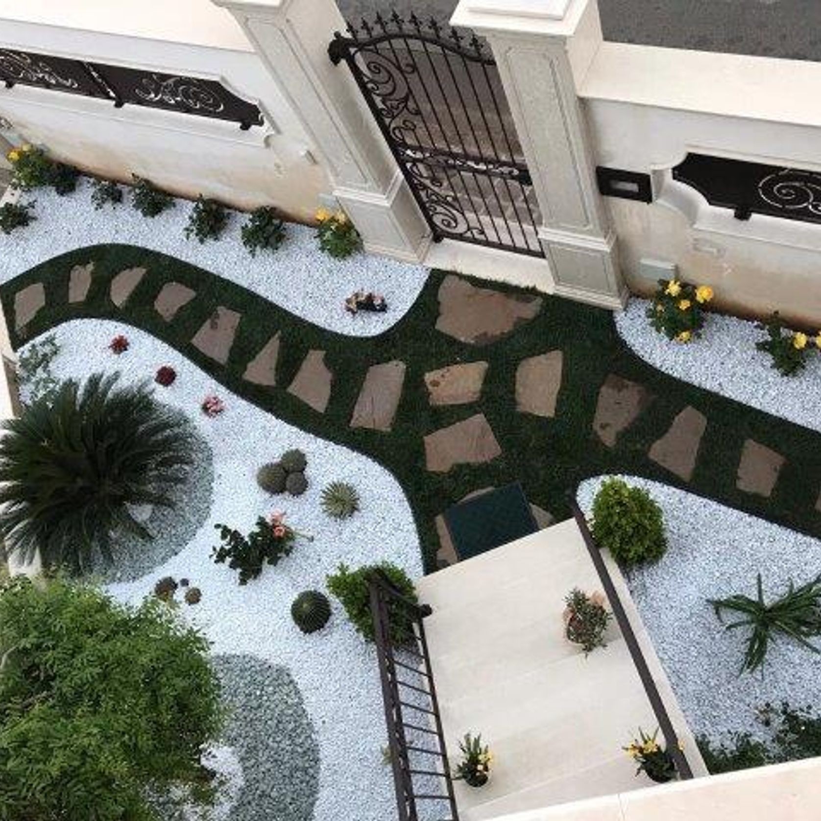 Italian Porphyry Crazy Paving gallery detail image