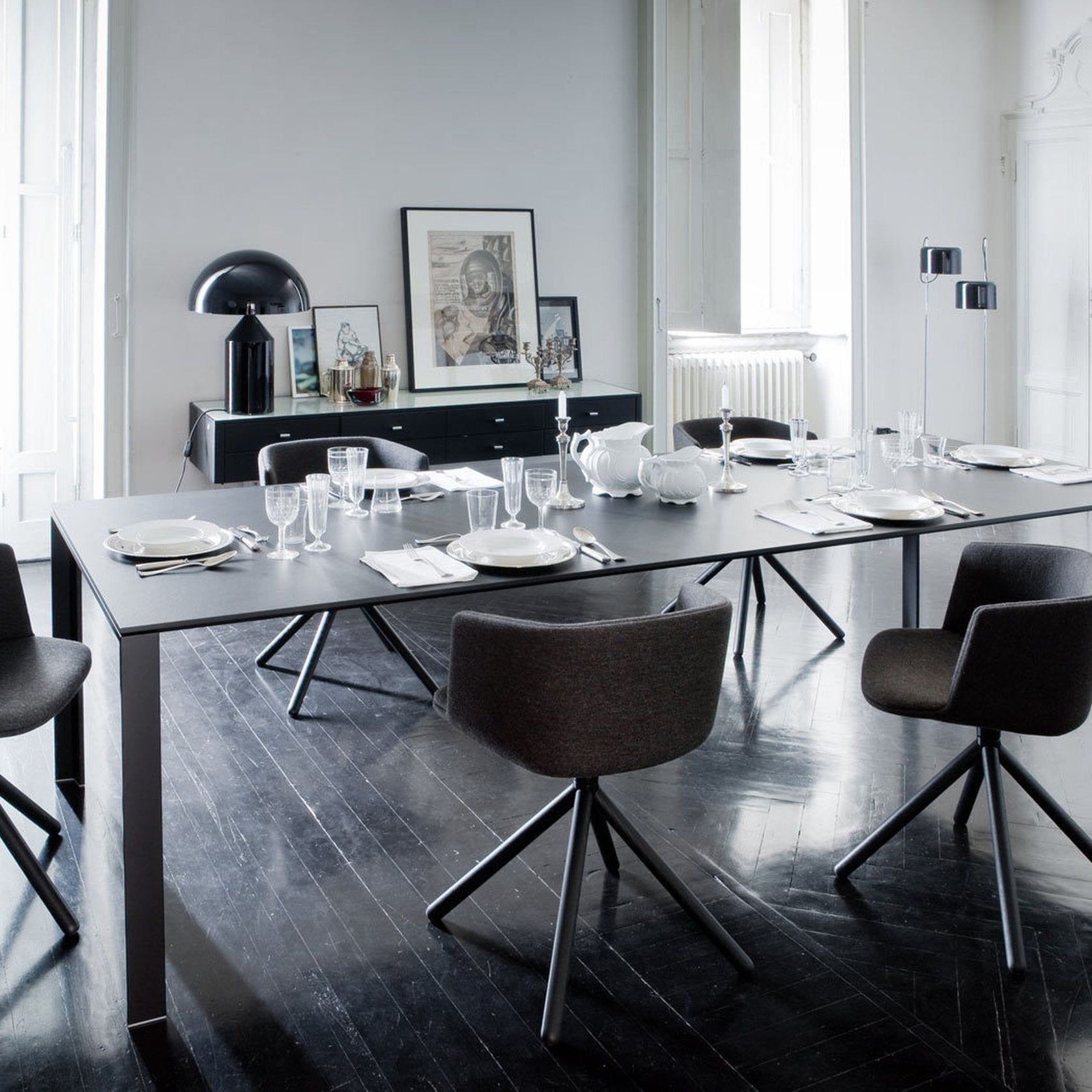 Apta Table gallery detail image