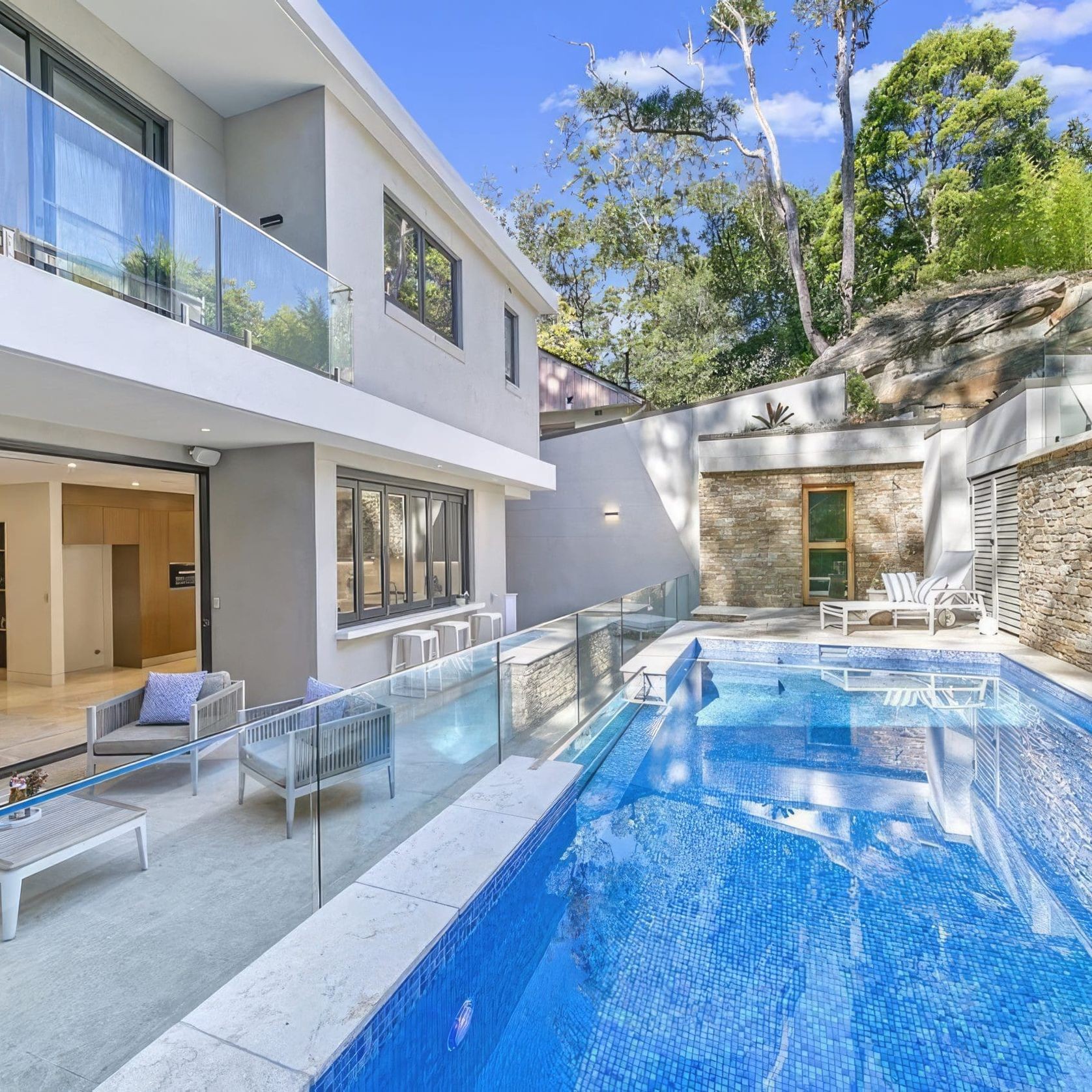 Crema Novelda Sandblasted Limestone Pool Coping gallery detail image