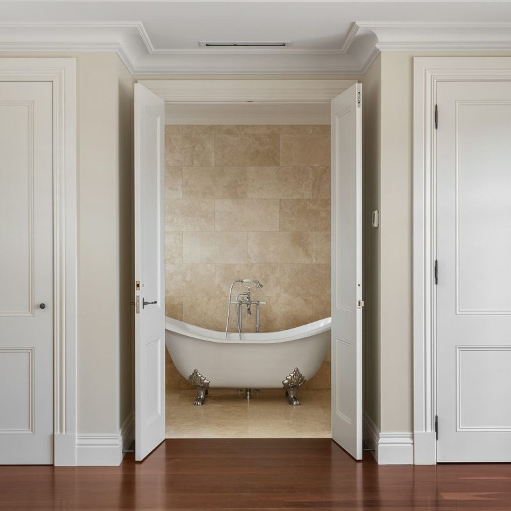 Tuscan Cross Cut Filled & Honed Travertine Tiles gallery detail image