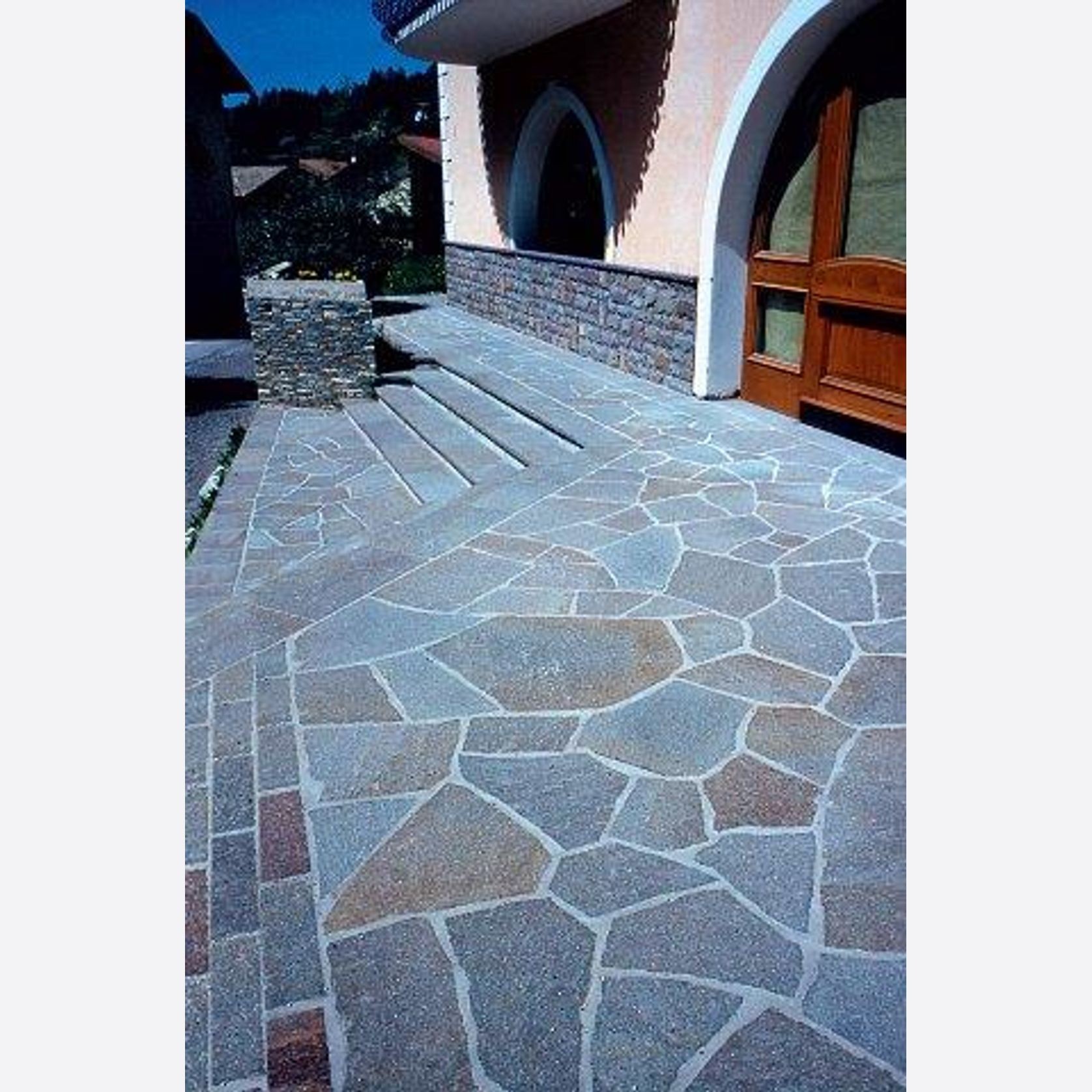 Italian Porphyry Crazy Paving gallery detail image