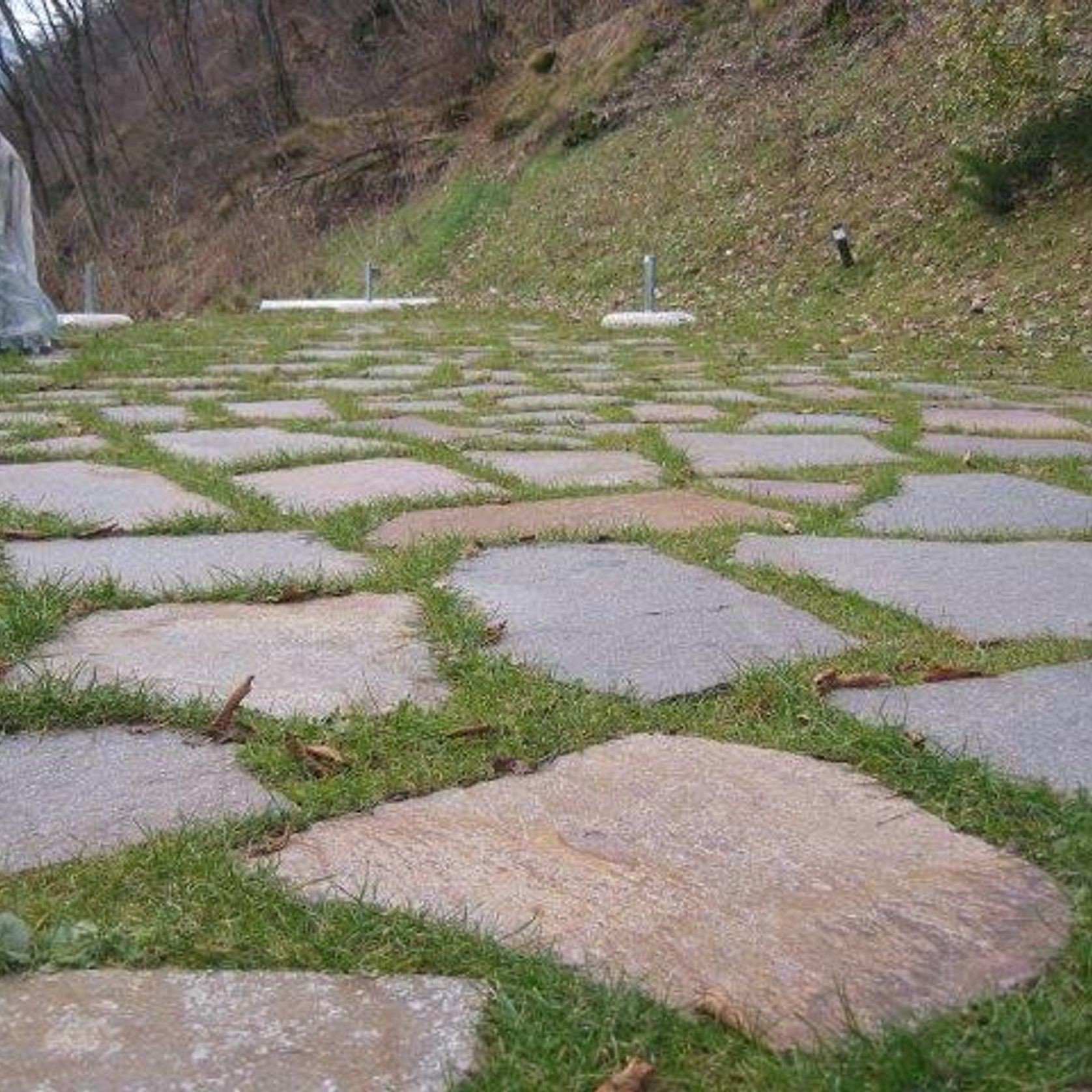Italian Porphyry Crazy Paving gallery detail image