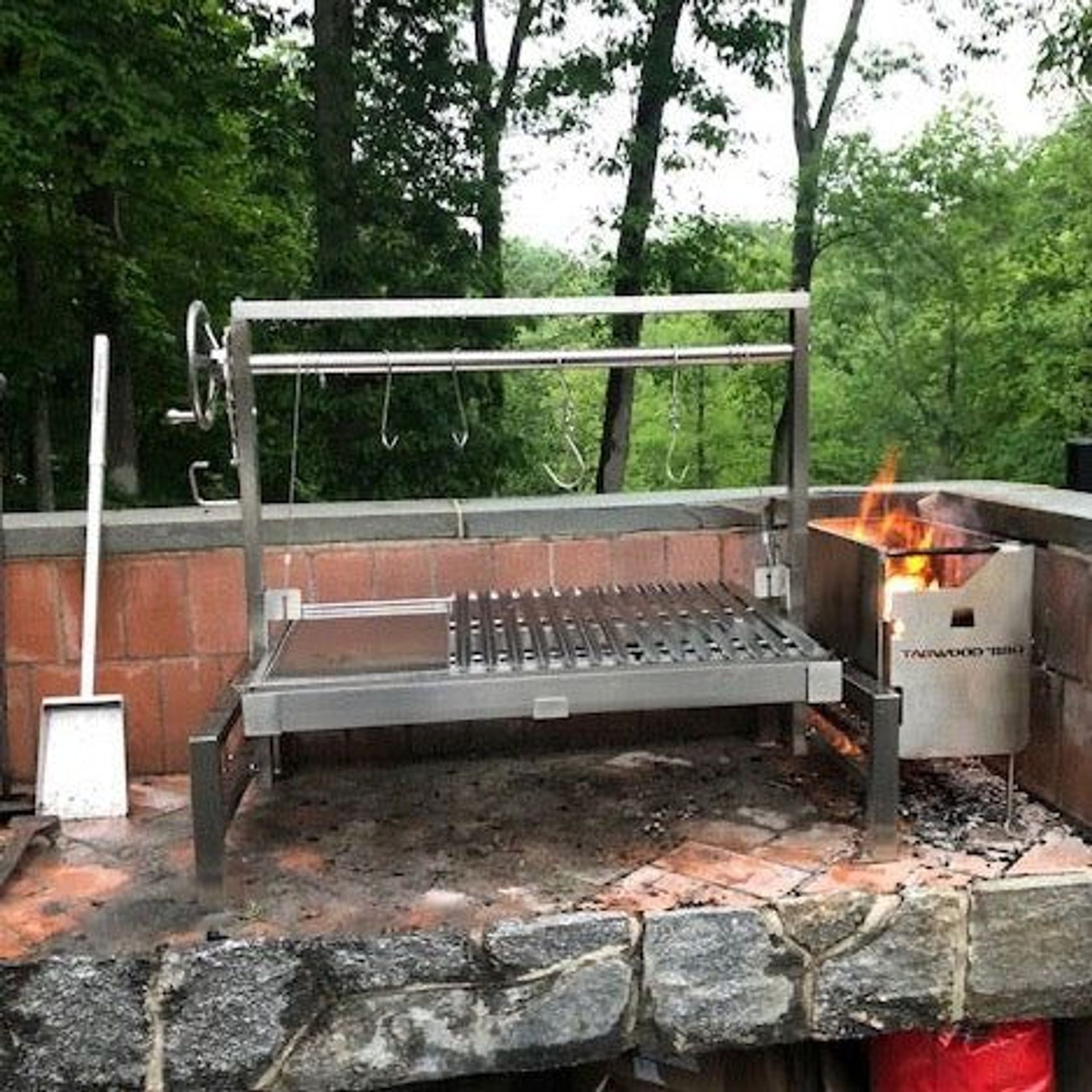 Tagwood BBQ09SS Insert-Style Argentine Parrilla Grill gallery detail image