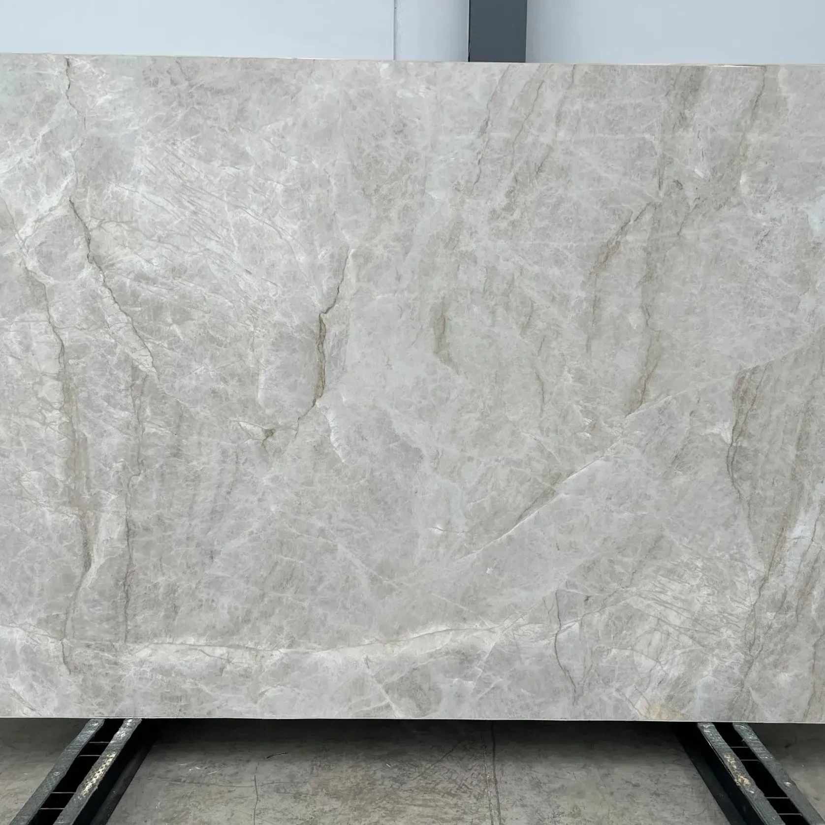 Perla Venata Quartzite Benchtop gallery detail image
