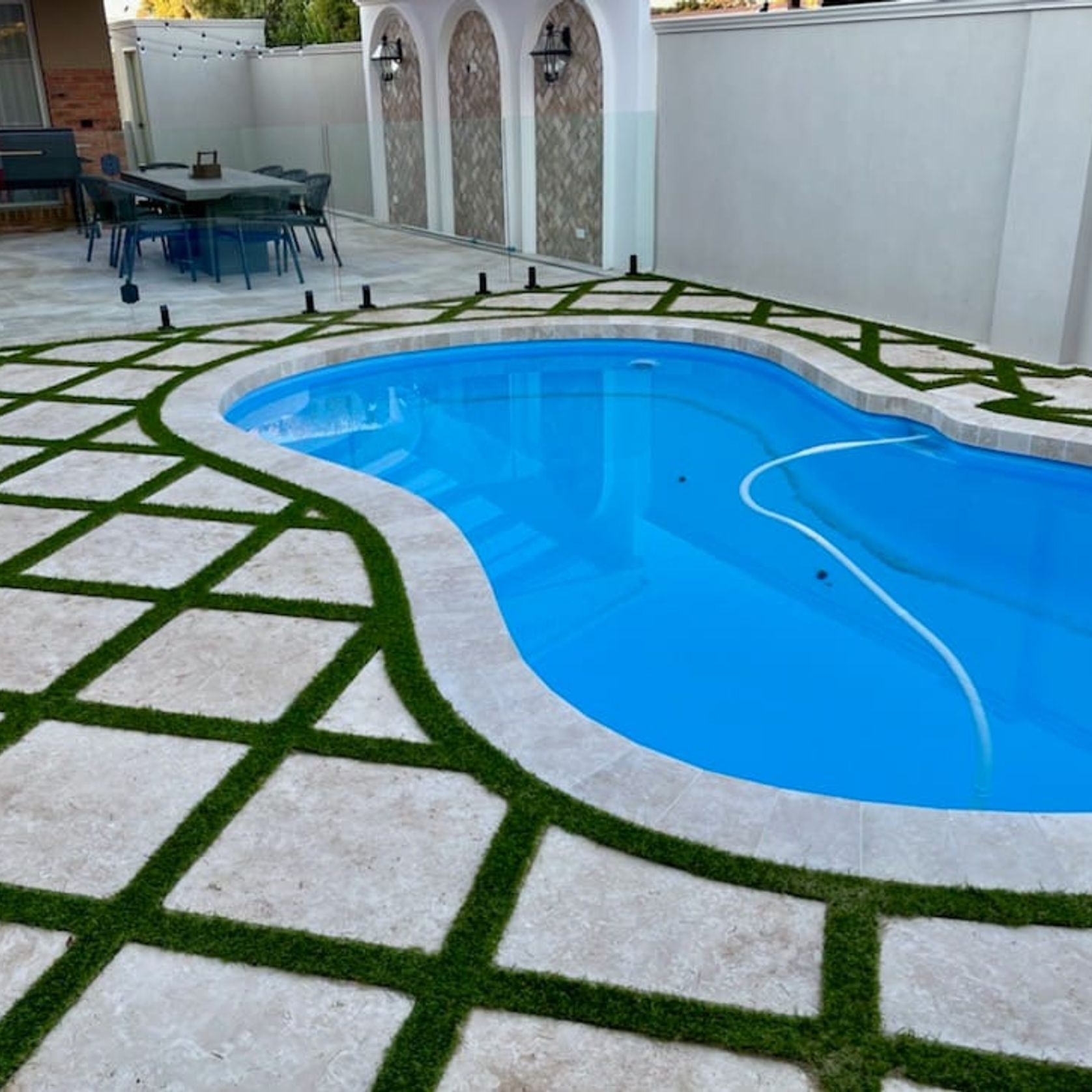 Tuscan Travertine Pool Coping gallery detail image