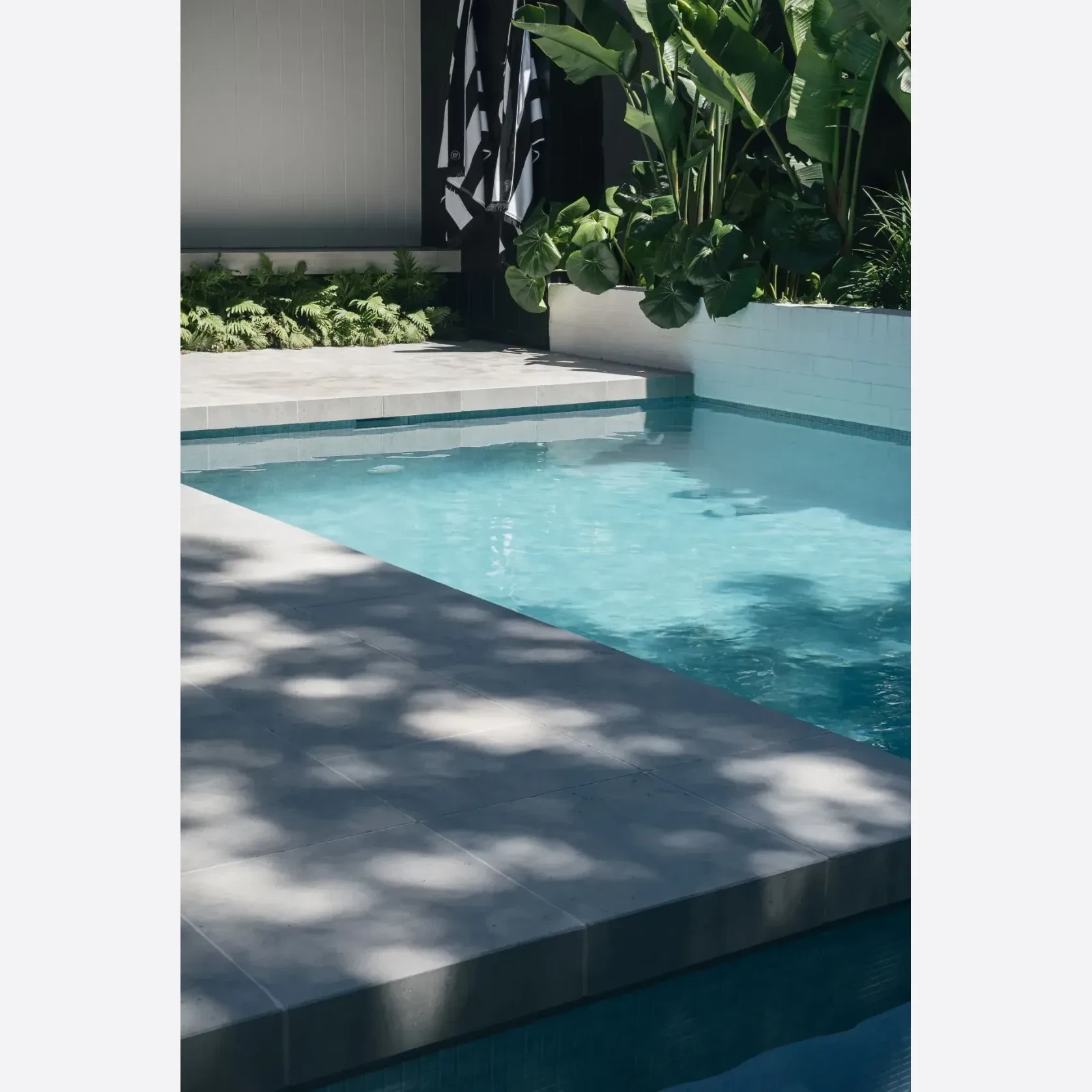 Maddison Tumbled Limestone Pool Coping gallery detail image