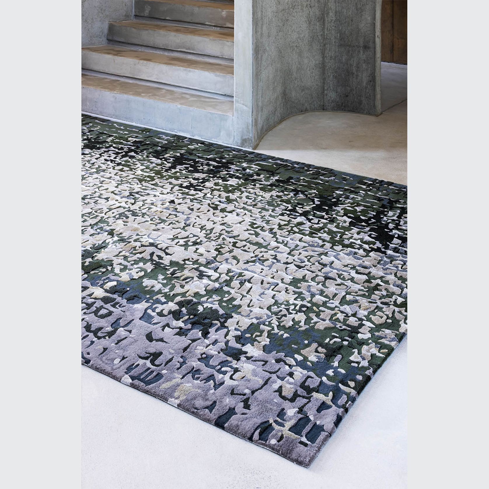Metallic gallery detail image