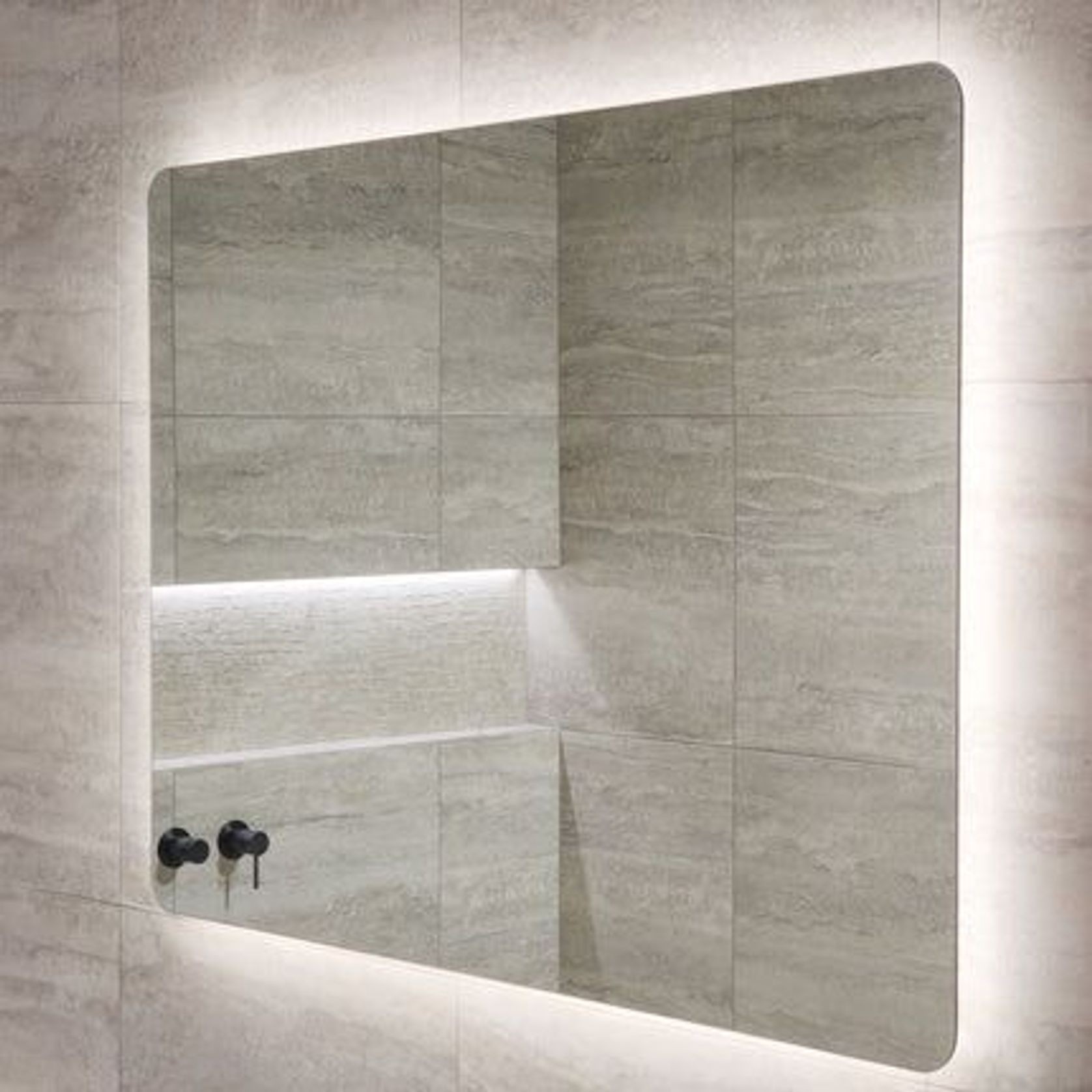 Euro 900 Rectangle LED Mirror gallery detail image