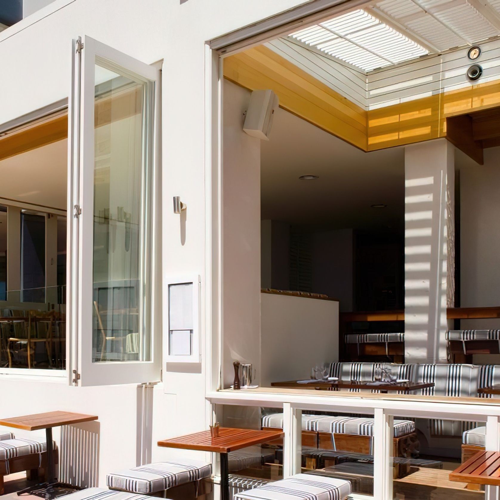 Centor E3 Folding Door System Hardware gallery detail image