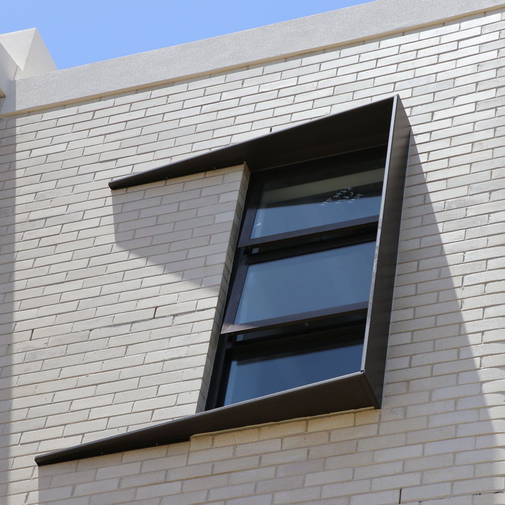 Window shroud Trendline by Alumac.