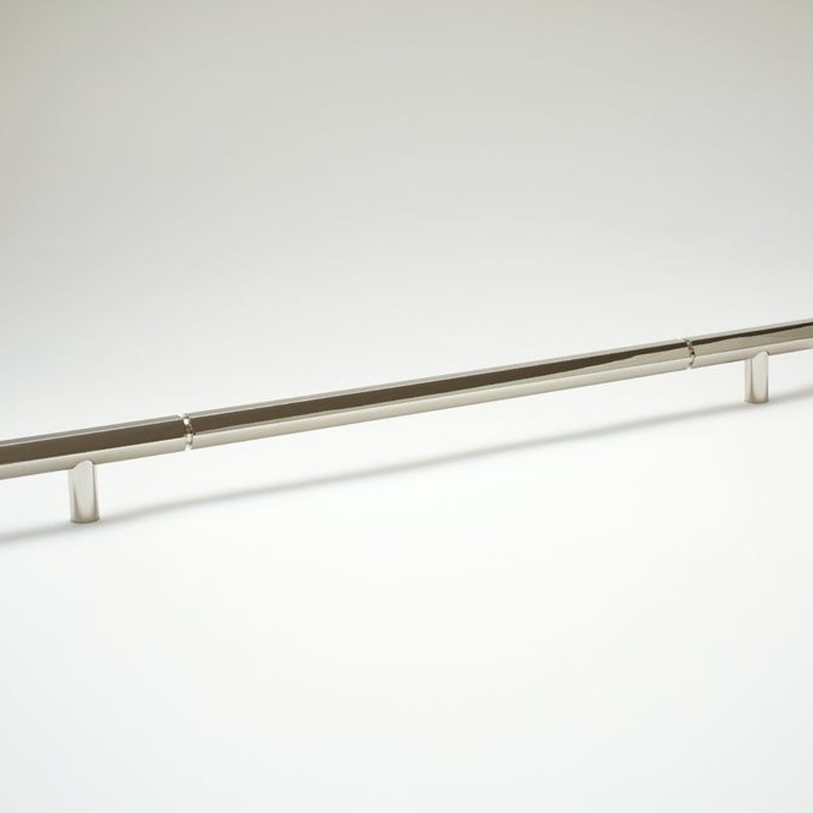 Facet 01L18 gallery detail image