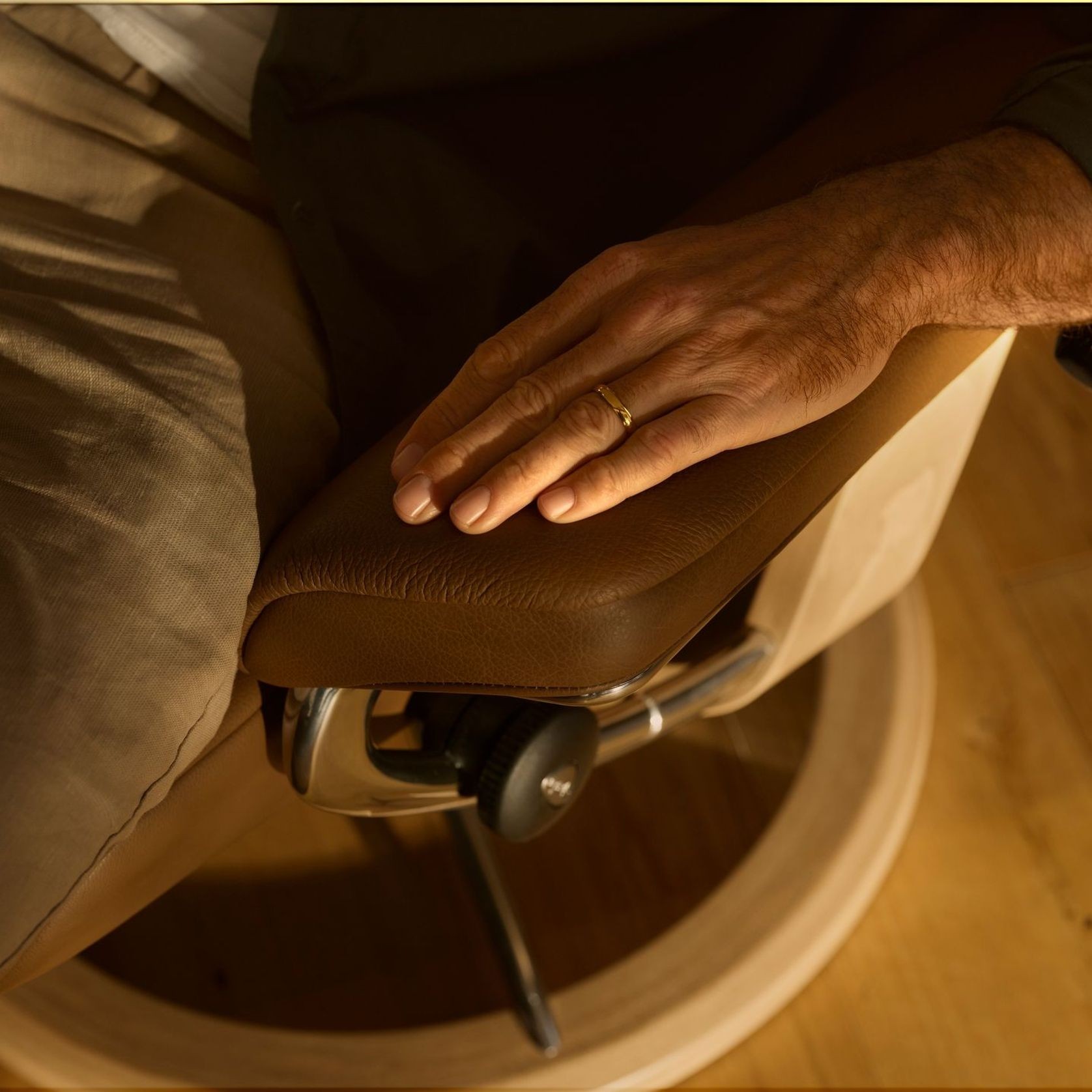 Stressless® Mayfair Signature Recliner gallery detail image