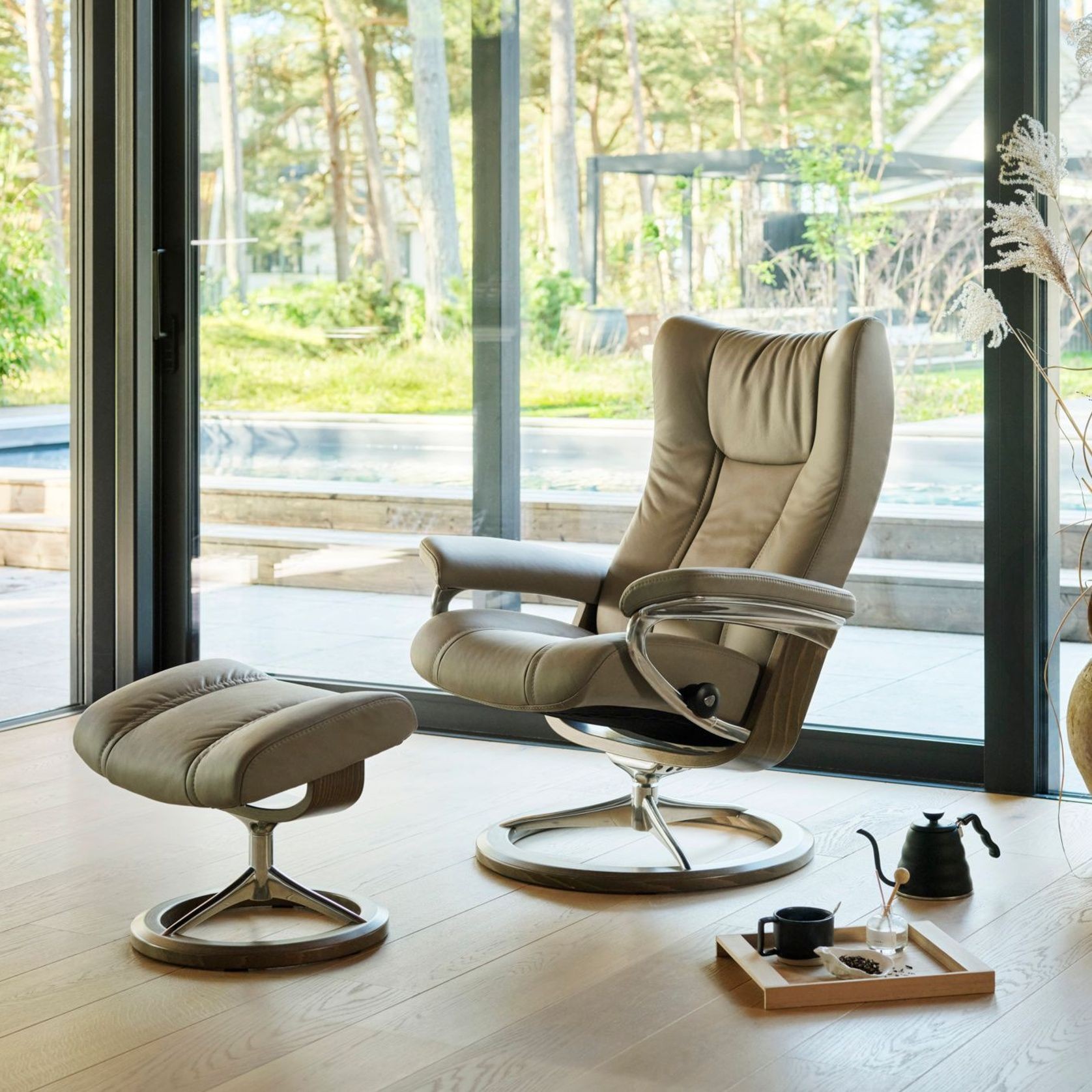 Stressless® Wing Recliner gallery detail image
