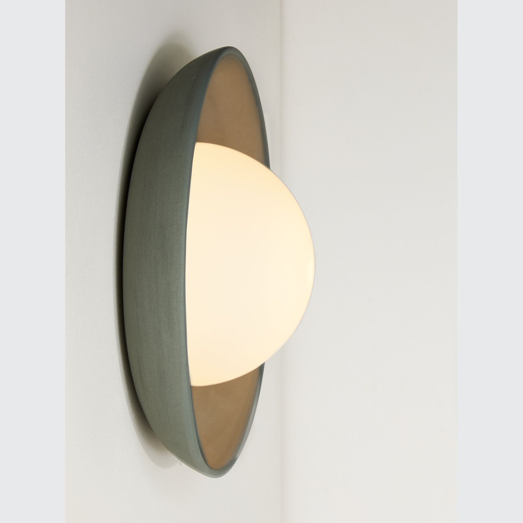 Mani Wide - Sconce gallery detail image