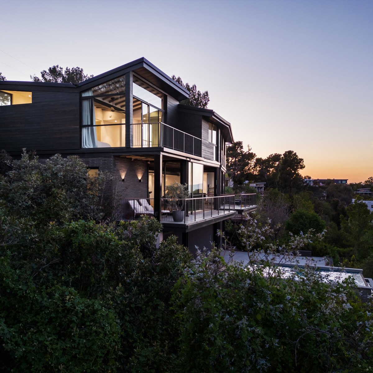 An Architecture Practice Built on Controlled Chaos