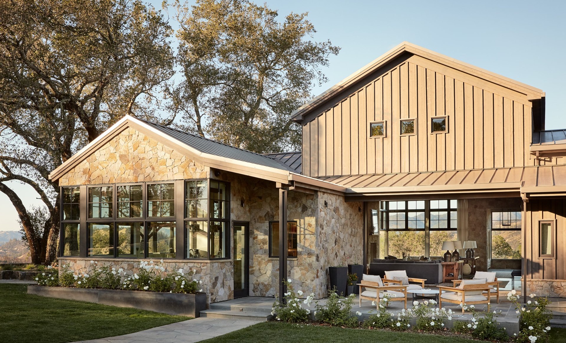 Calistoga Estate I: A home focussed on Indoor-Outdoor connections